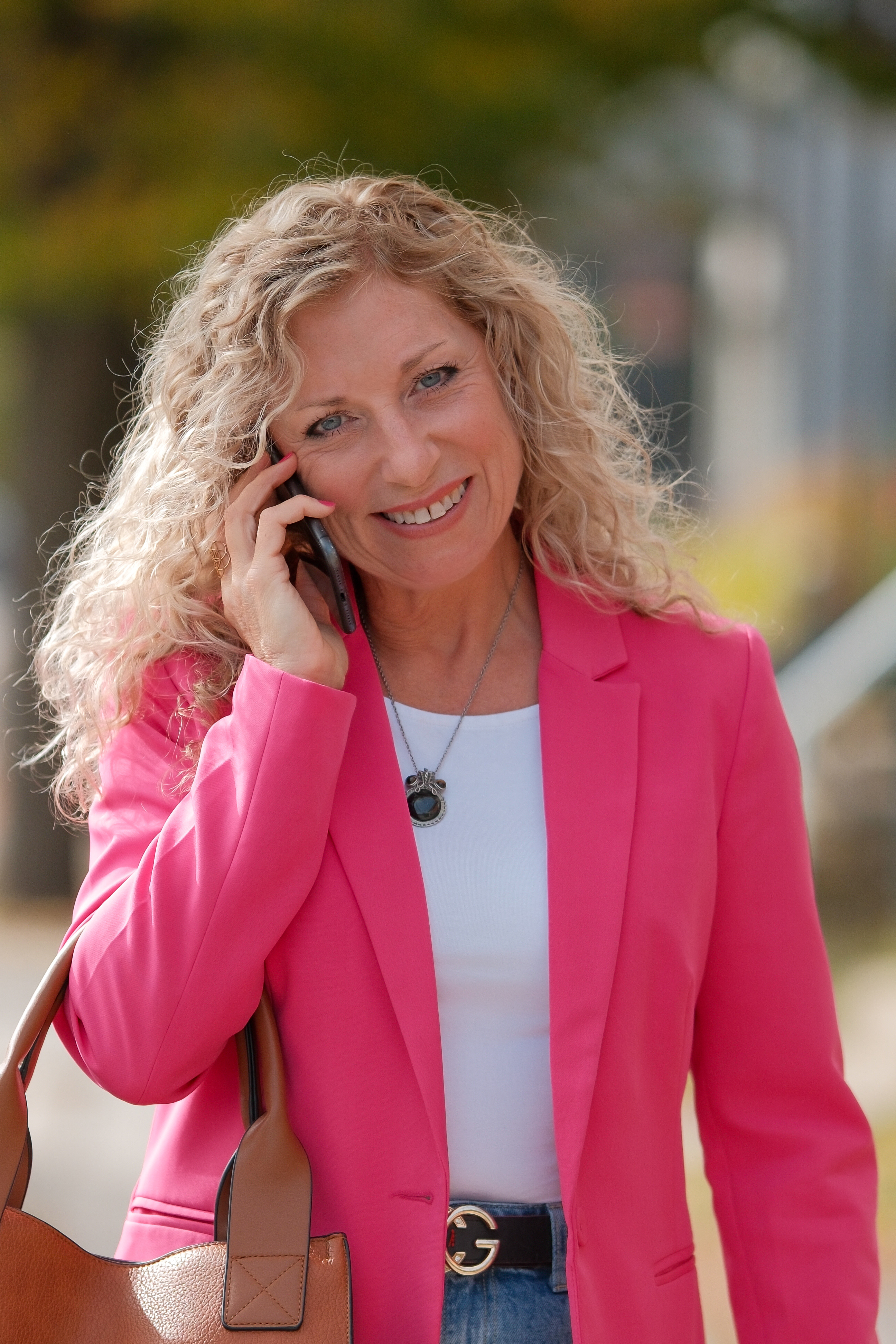 Cindy Thibault au téléphone